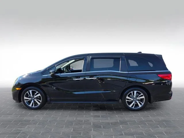 Used 2023 Black Honda Touring image 4