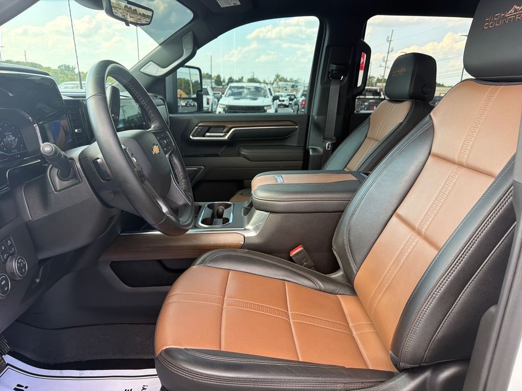 Used 2025 Beige Chevrolet High Country image 13