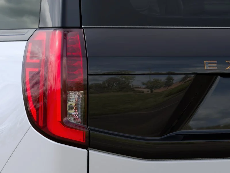 New 2027 Star White Metallic Tri-Coat Ford Tremor image 21