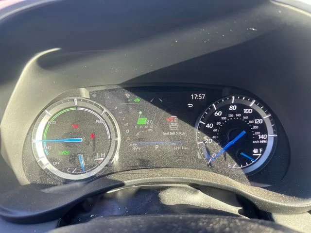 Used 2021 Silver Toyota XLE image 14