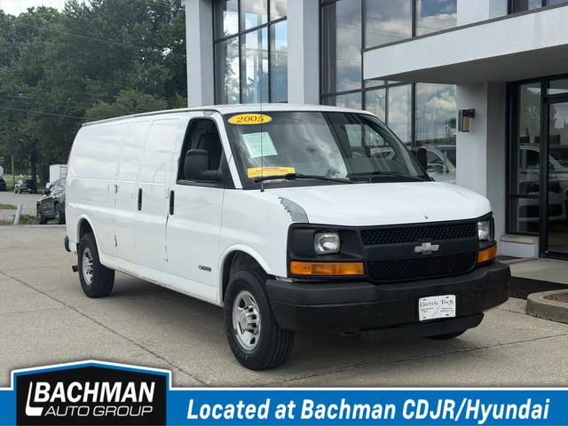 2005 Chevrolet Express Cargo Van 