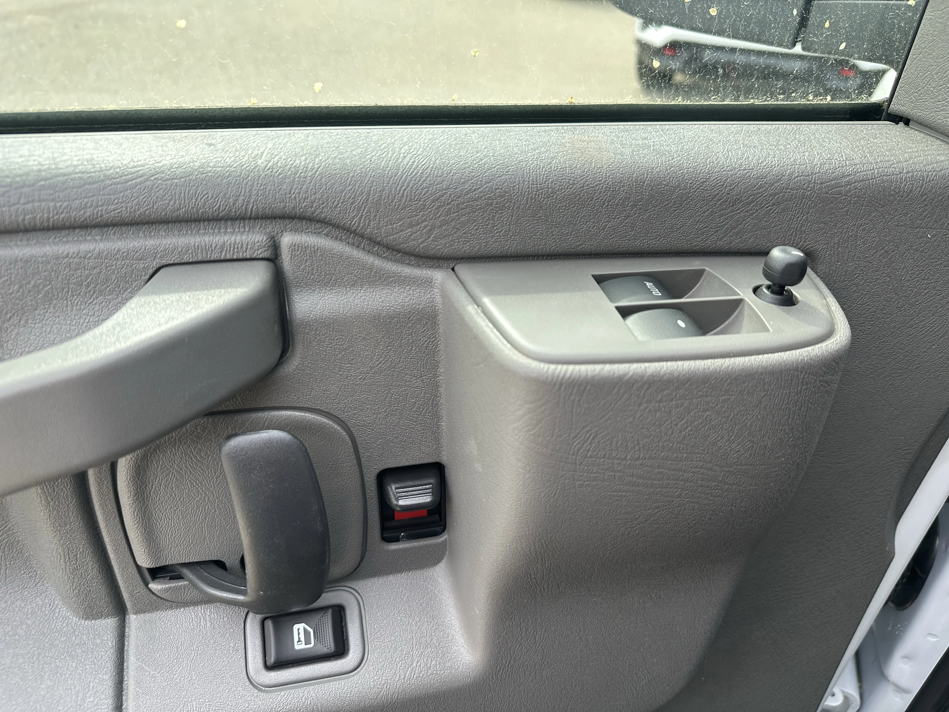 New 2026 Summit White Chevrolet RWD 3500 135 image 9