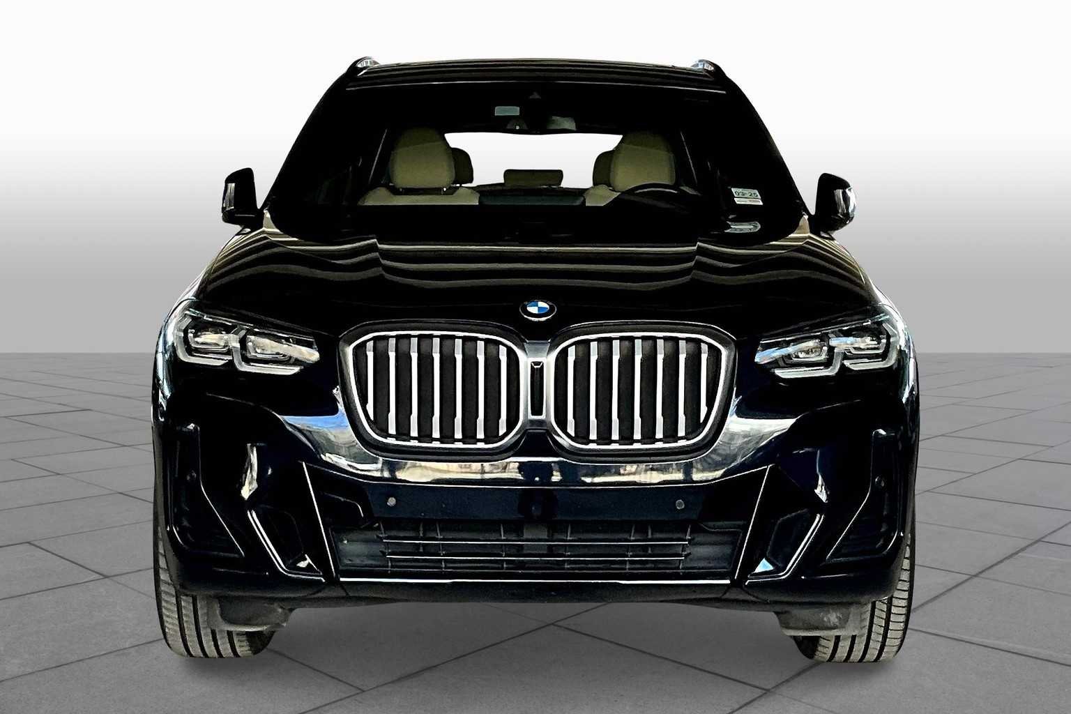 Used 2022 Carbon Black Metallic BMW sDrive30i image 3