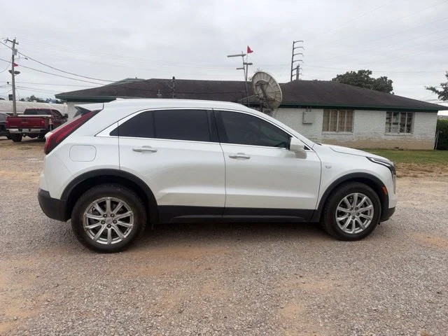 Used 2022 White Cadillac Luxury image 15