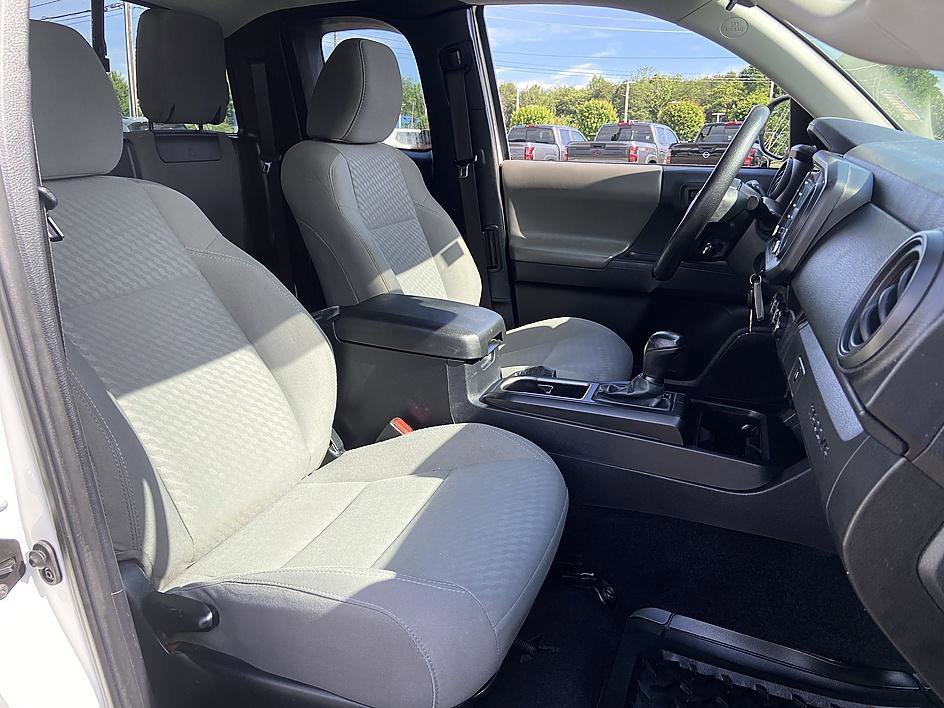 Used 2022 White Toyota SR image 16