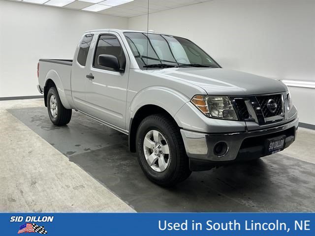 Used 2011 Radiant Silver Nissan SV image 3