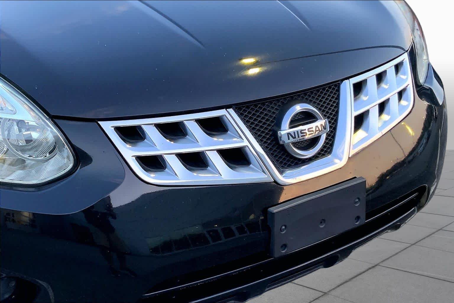 Used 2015 Super Black Nissan S image 26