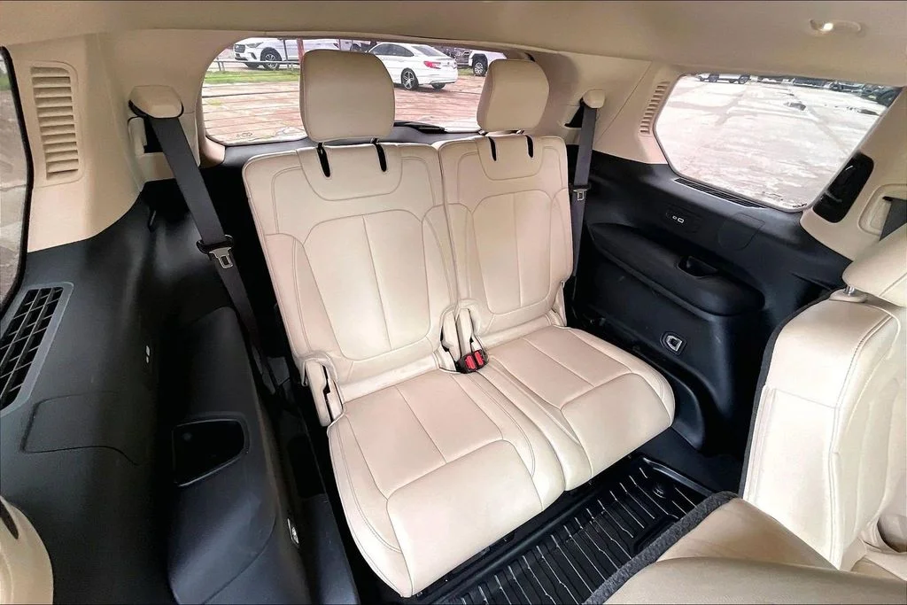 Used 2021 Red Jeep Limited image 37
