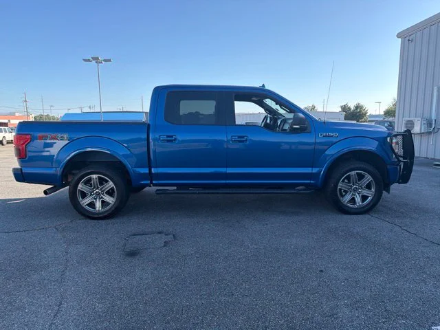 Used 2018 Lightning Blue Ford XLT image 2