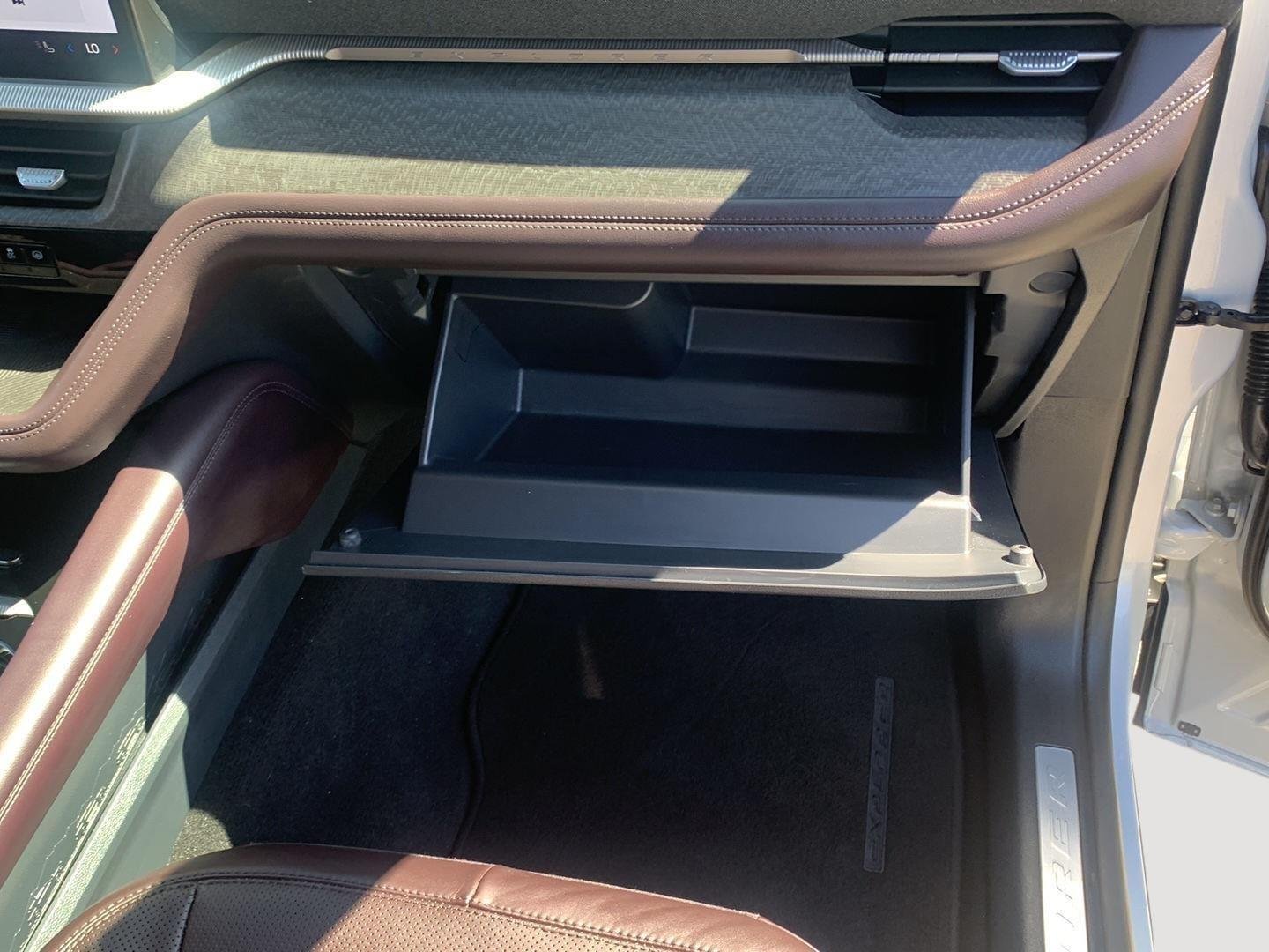 Used 2025 Space White Ford Platinum image 16