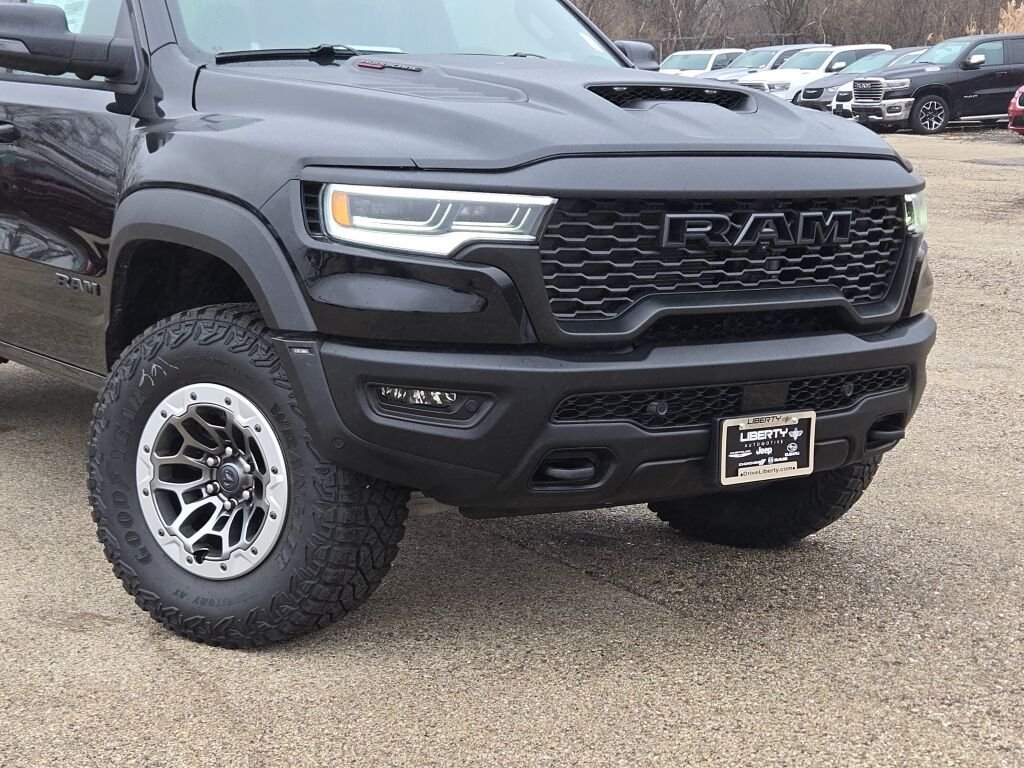 New 2026 Diamond Black Crystal Pearl-Coat Exterior Paint RAM RHO image 4