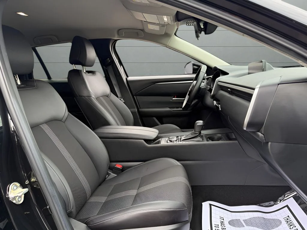 Used 2025 Gray Mazda Preferred image 28
