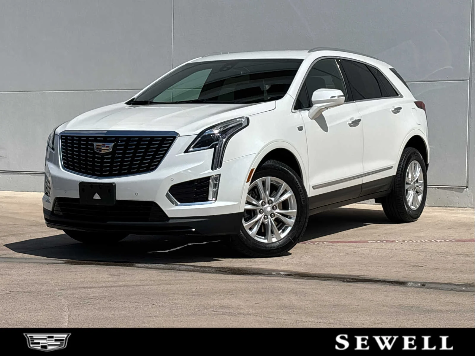 2024 Cadillac XT5 FWD Luxury's photo