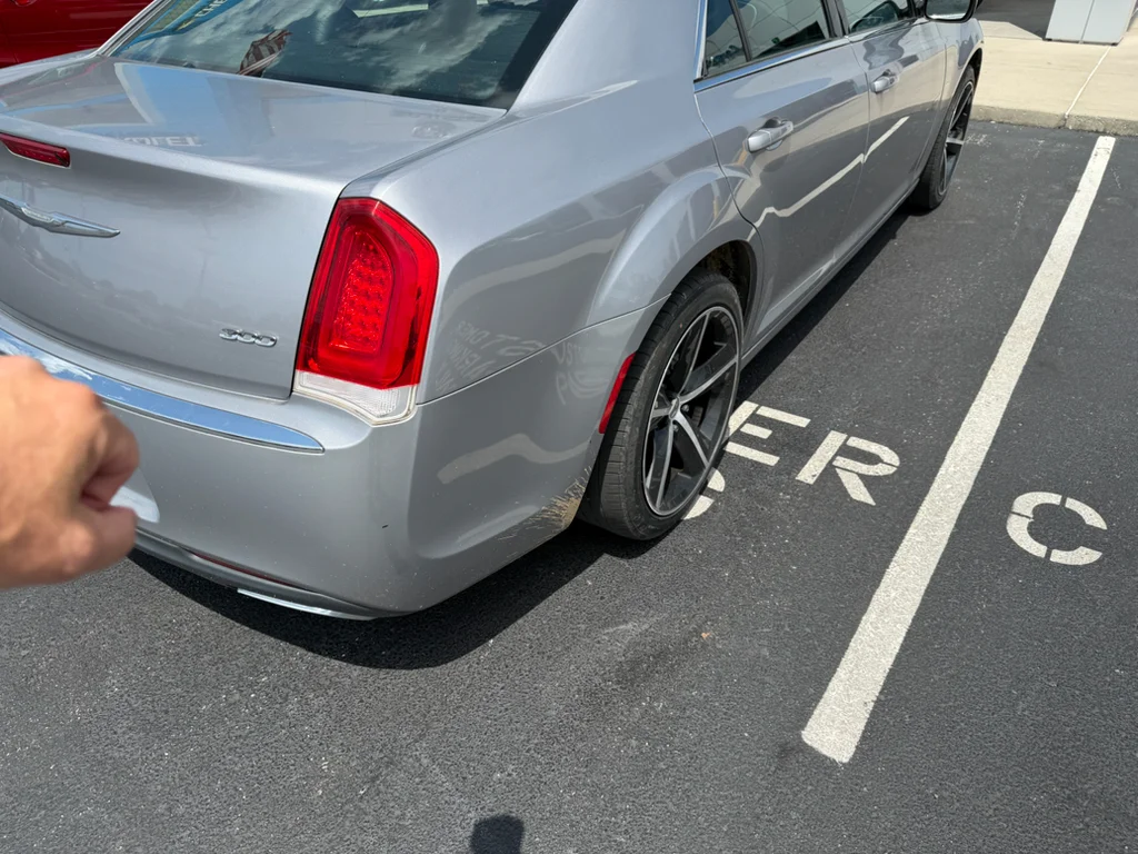 Used 2015 Silver Chrysler Limited image 7