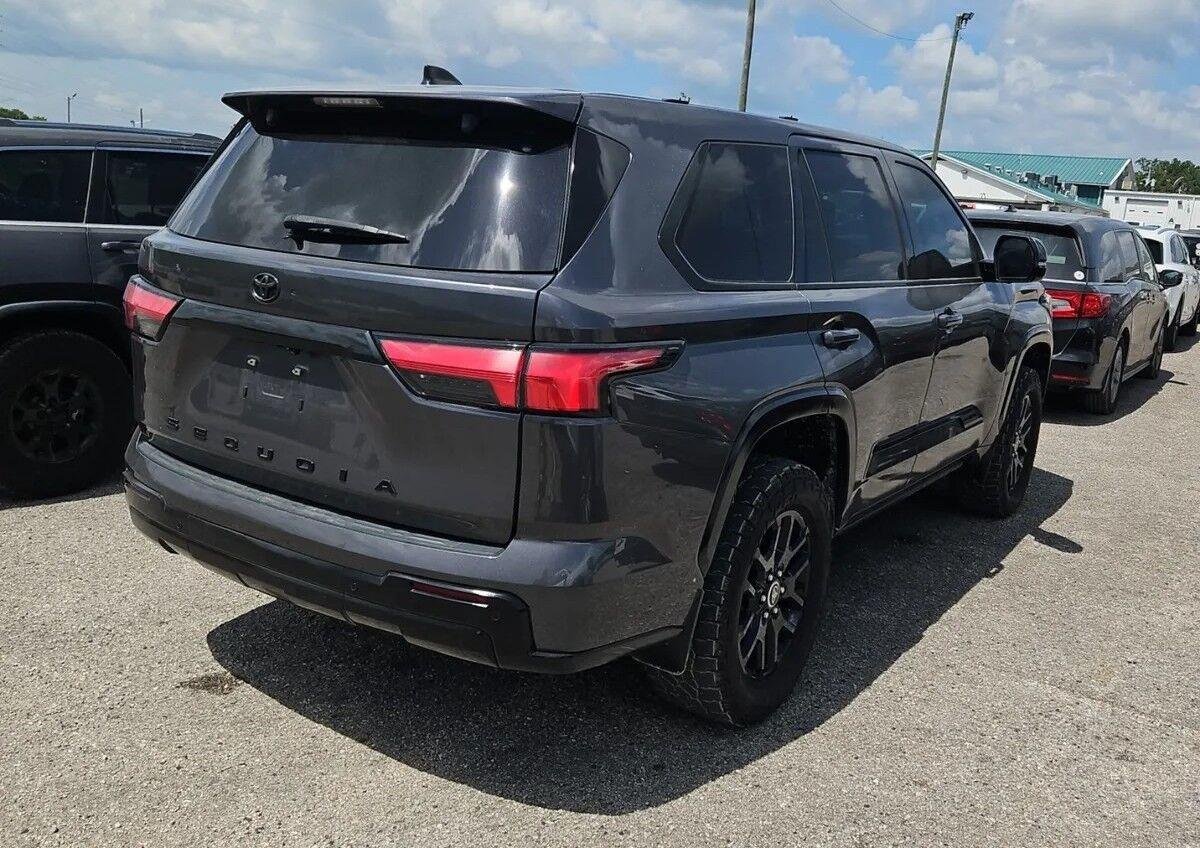 Used 2023 Magnetic Gray Metallic Toyota Platinum image 3