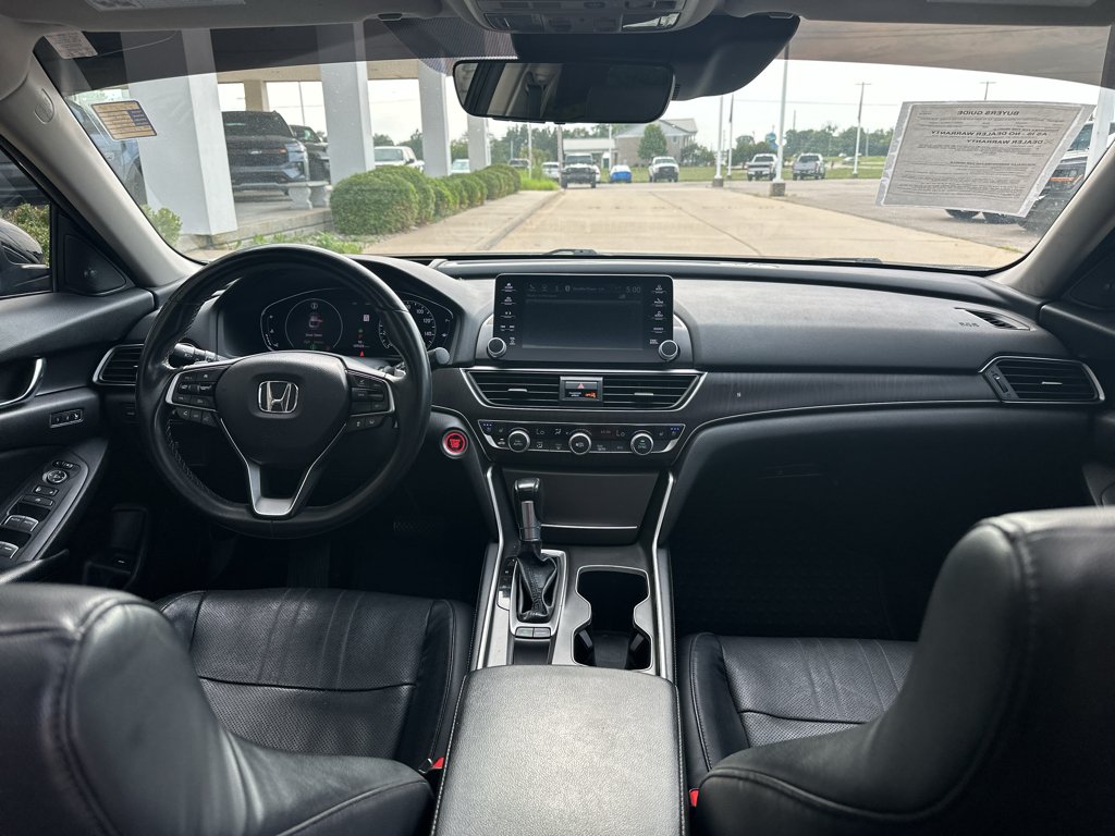 Used 2018 Crystal Black Pearl Honda Touring 1.5T image 3