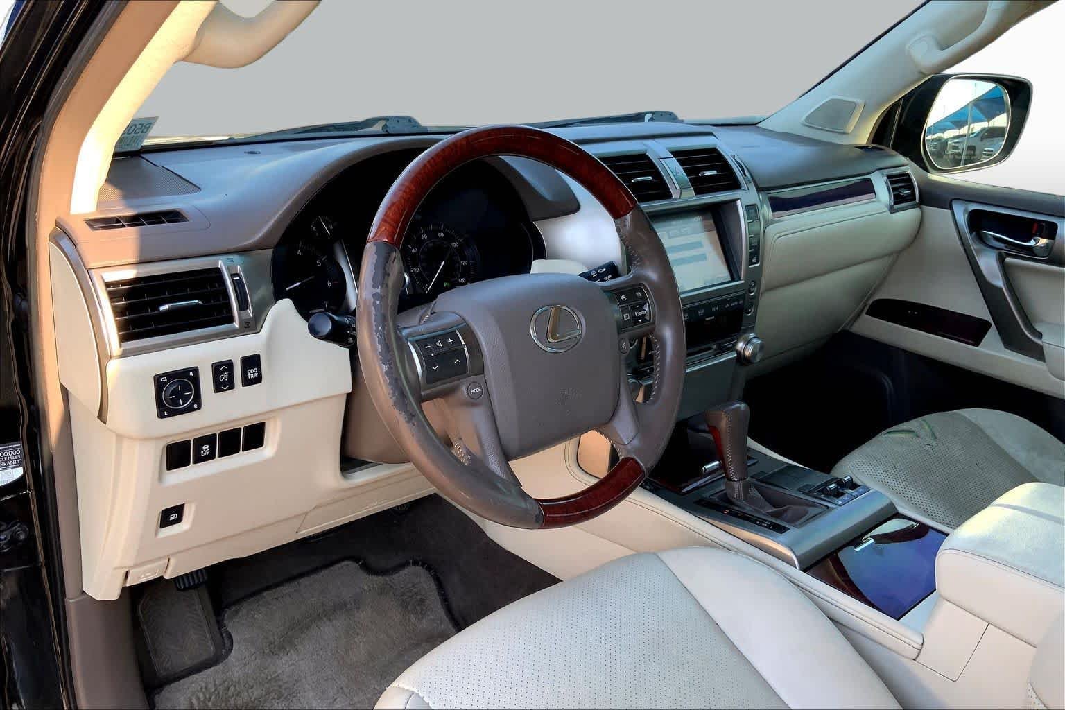Used 2011 Black Onyx Lexus  image 17
