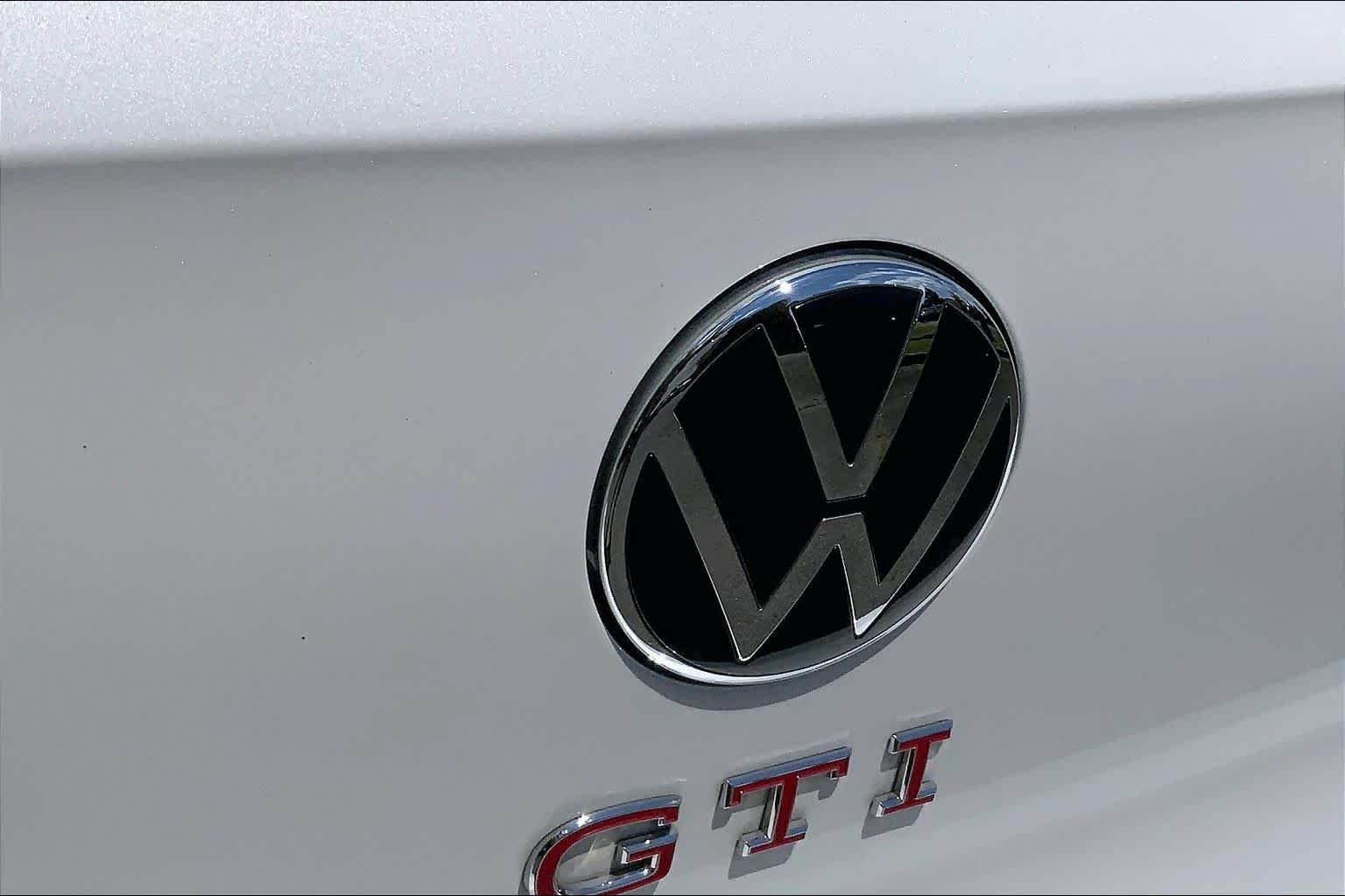 Used 2025 Opal White Pearl Volkswagen S image 29