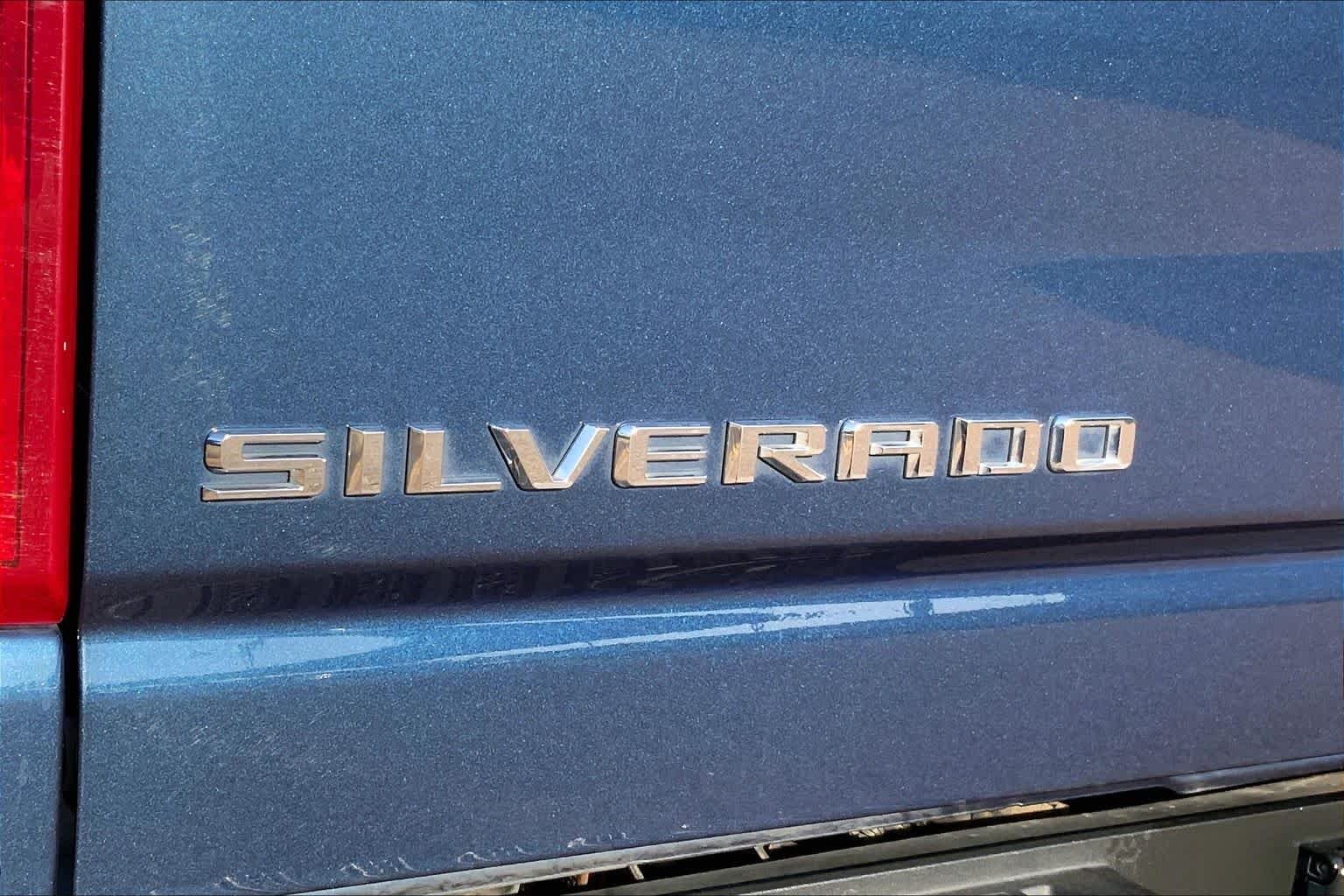 Used 2022 Northsky Blue Metallic Chevrolet LTZ image 31