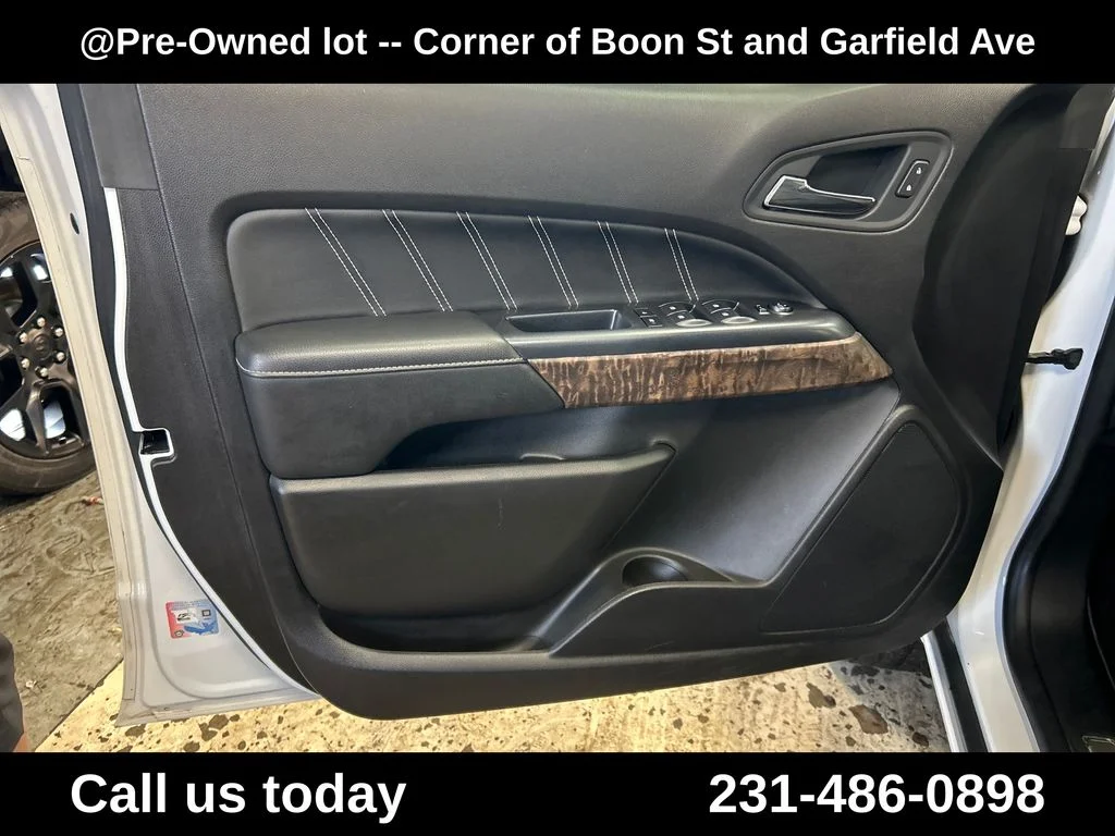 Used 2021 White GMC Denali image 15