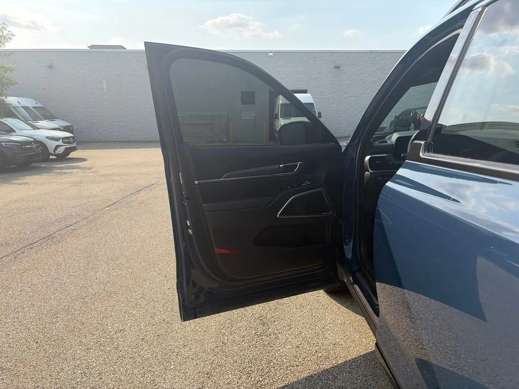 Used 2025 Black Kia SX-Prestige X-Pro image 10
