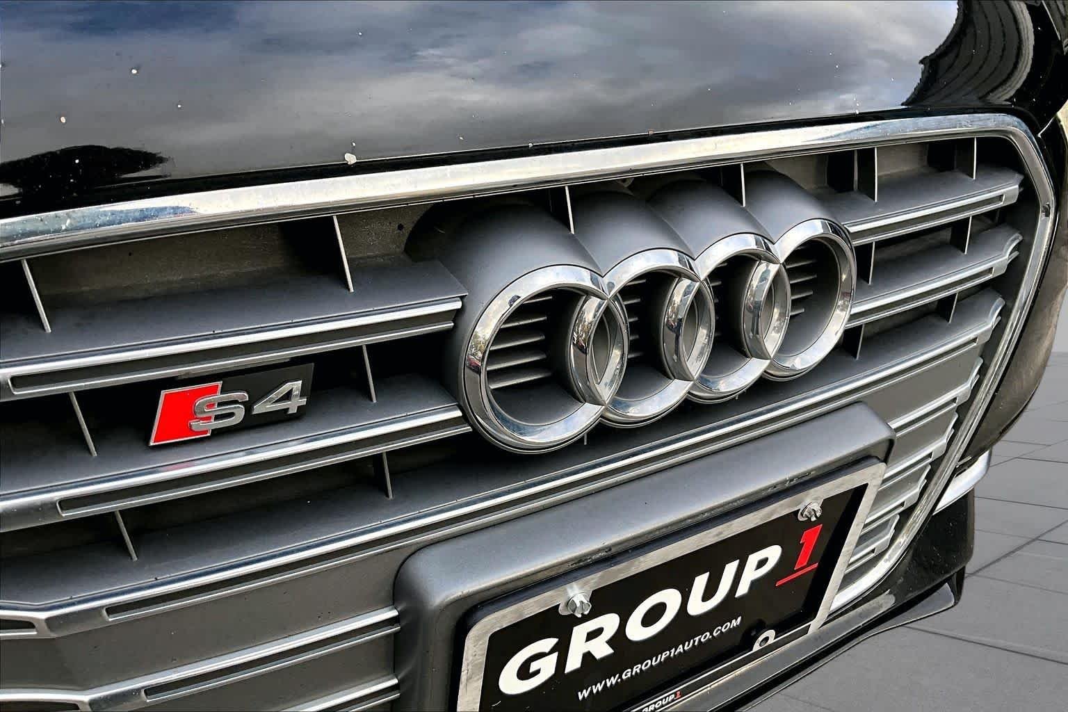Used 2015 Brilliant Black Audi Premium Plus image 29