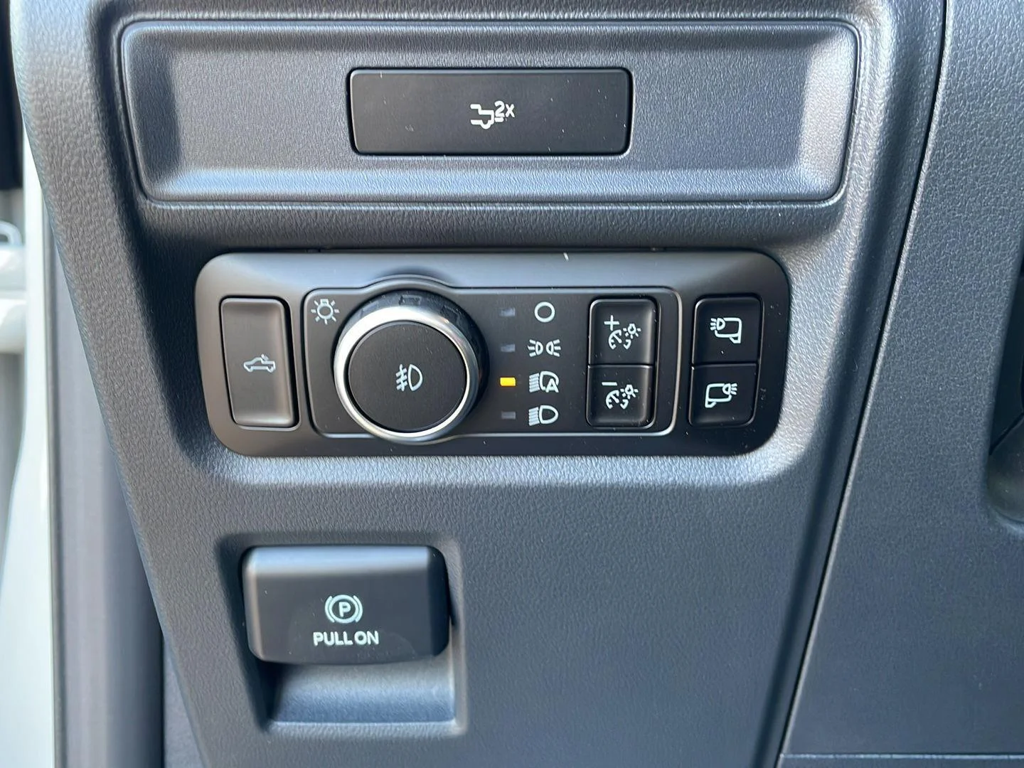 New 2026 Avalanche Ford XLT image 12