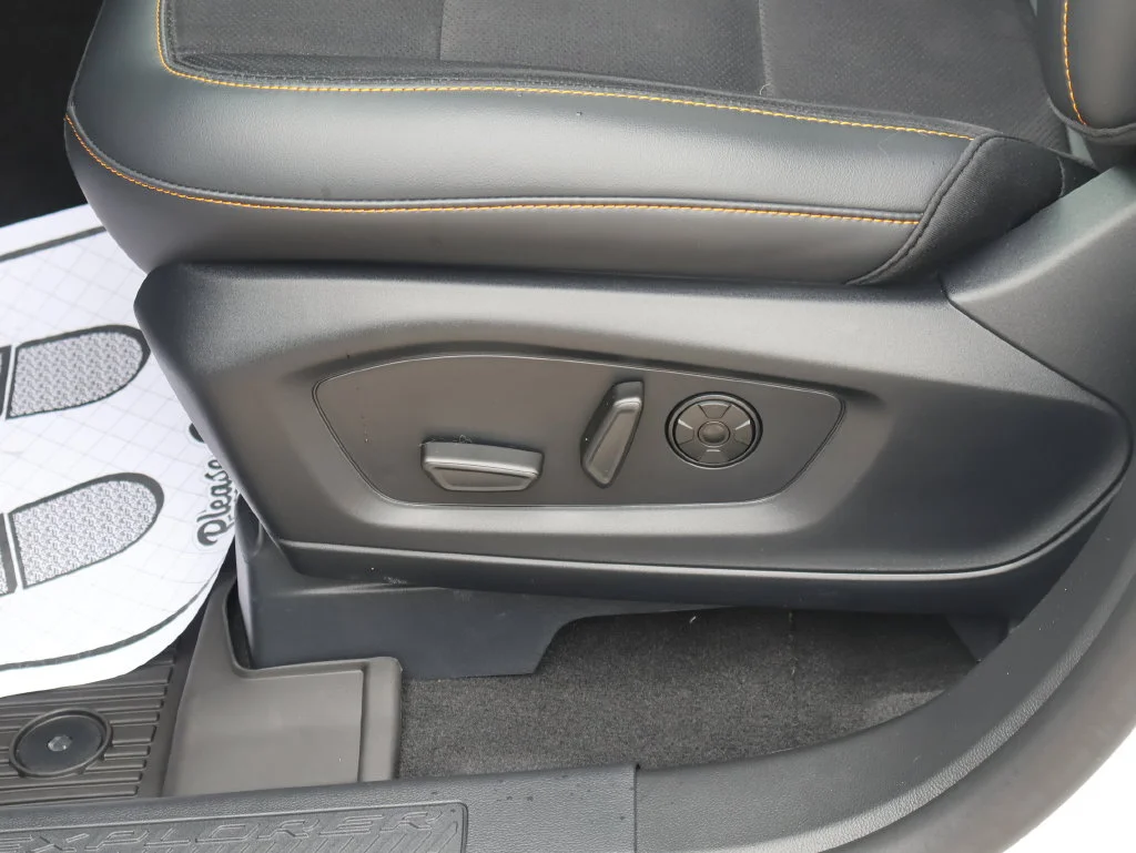 New 2026 Star White Metallic Tri-Coat Ford Tremor® image 24