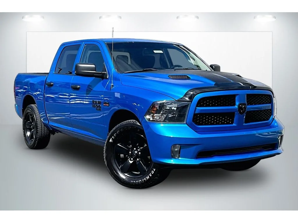 2019 RAM 1500 Classic Express Crew Cab 4x4 5'7's photo
