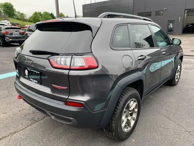 Used 2022 Gray Jeep Trailhawk image 7