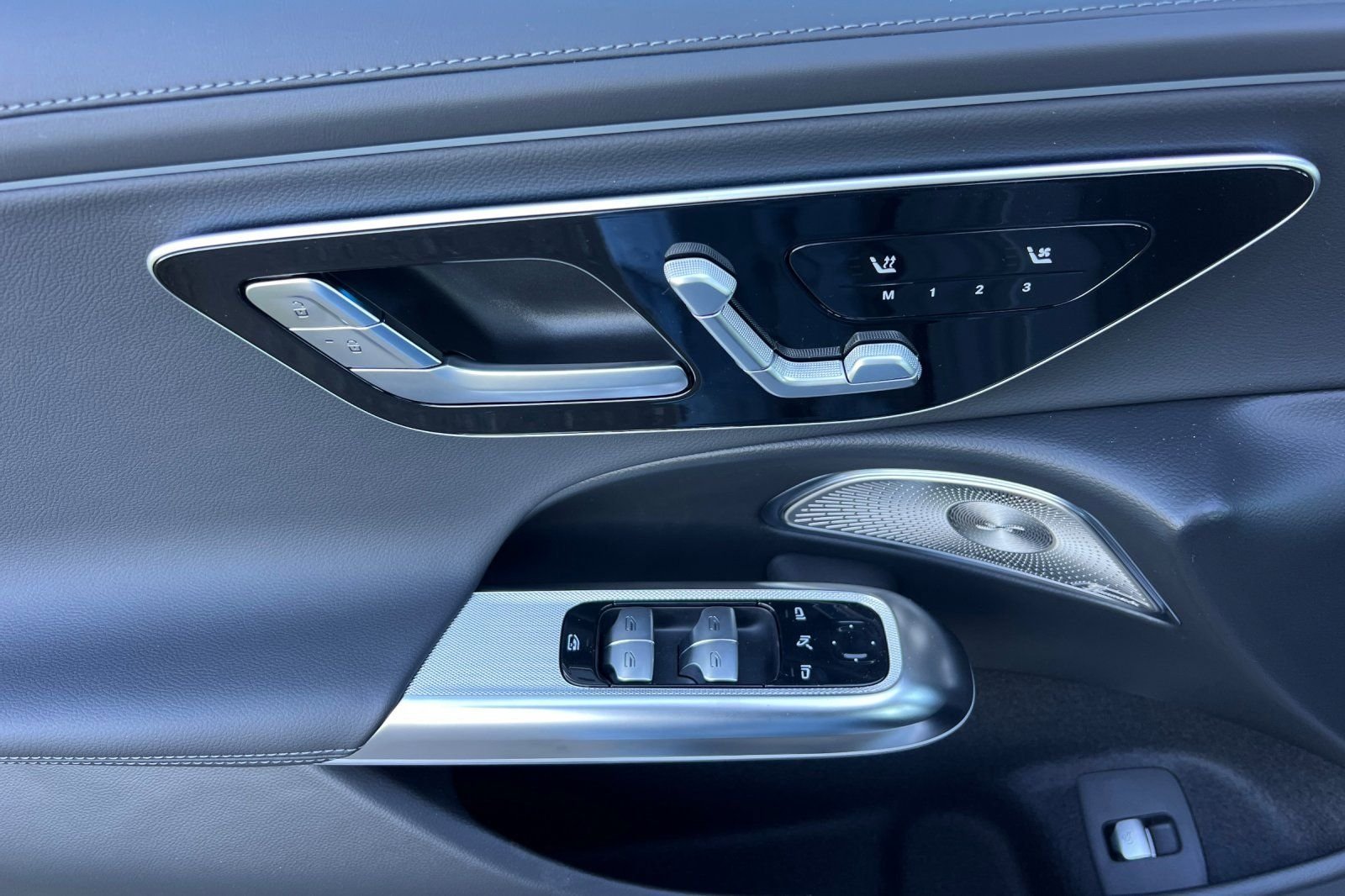 New 2026 MANUFAKTUR Alpine Grey Mercedes-Benz E 350 image 14