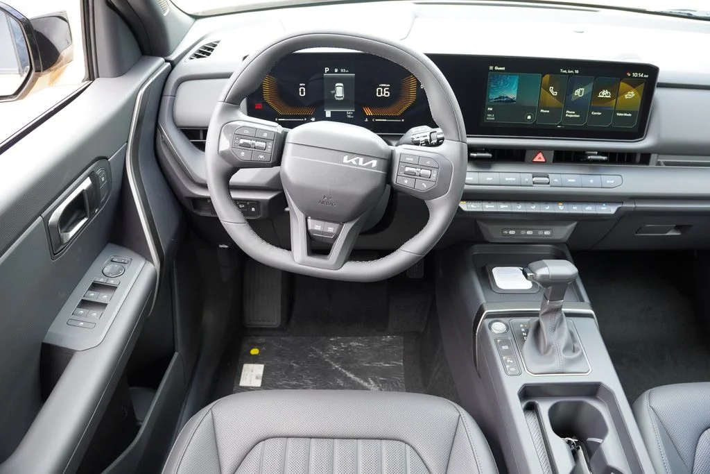 New 2027 Terrain Brown / Black Roof Kia X-Line S image 13