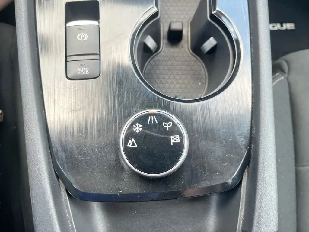 Used 2024 Silver Nissan S image 21