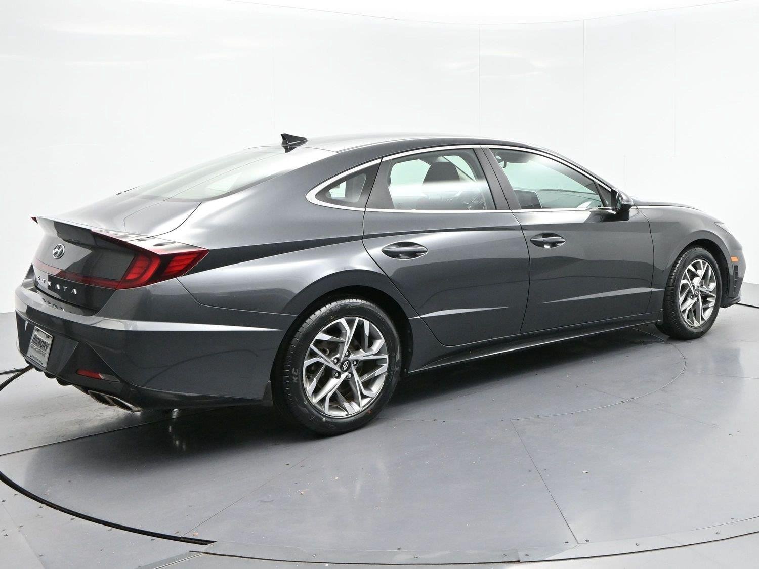 Used 2022 Portofino Gray Hyundai SEL image 7
