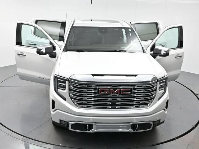 Used 2025 White Frost Tricoat GMC Denali image 43