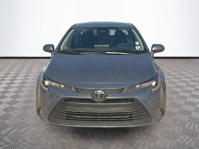Used 2026  Toyota LE image 2