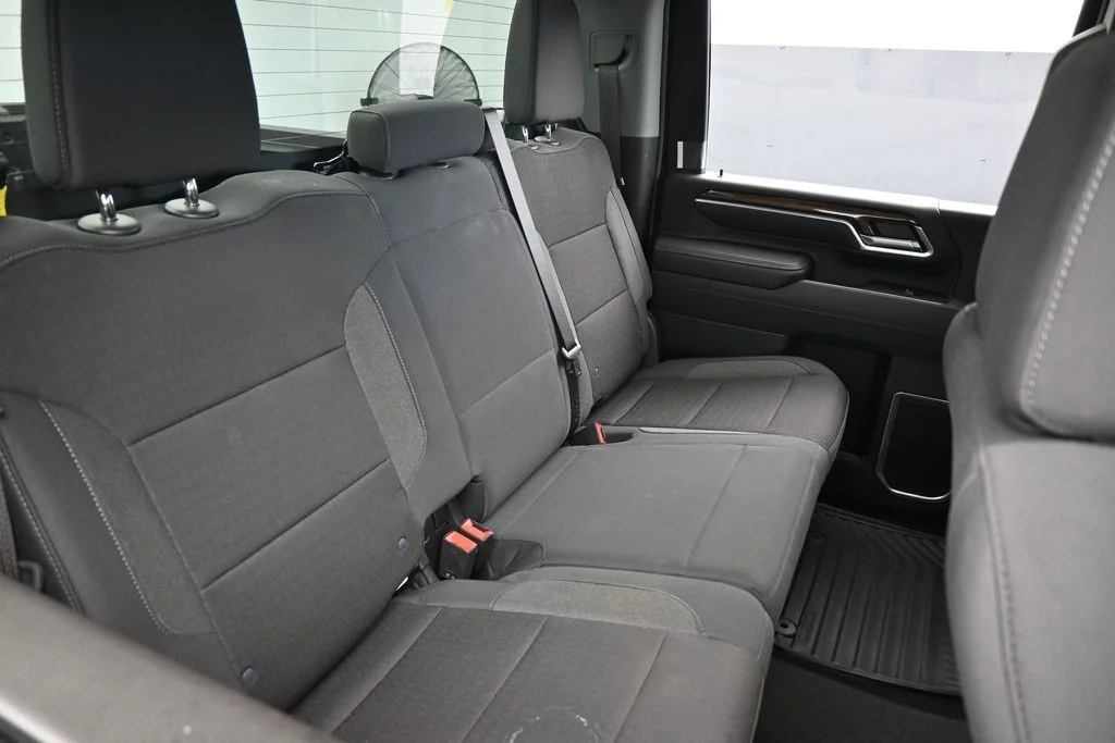 Used 2025 Summit White Chevrolet LT image 46