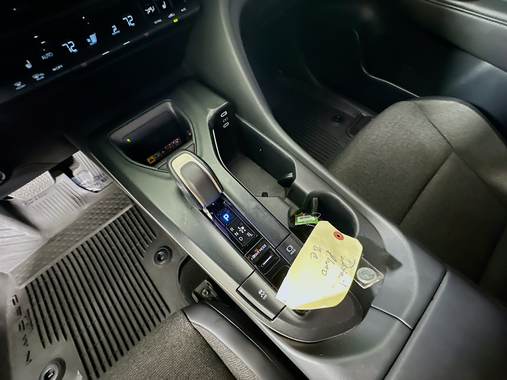 2023 Toyota Crown XLE - Photo 22