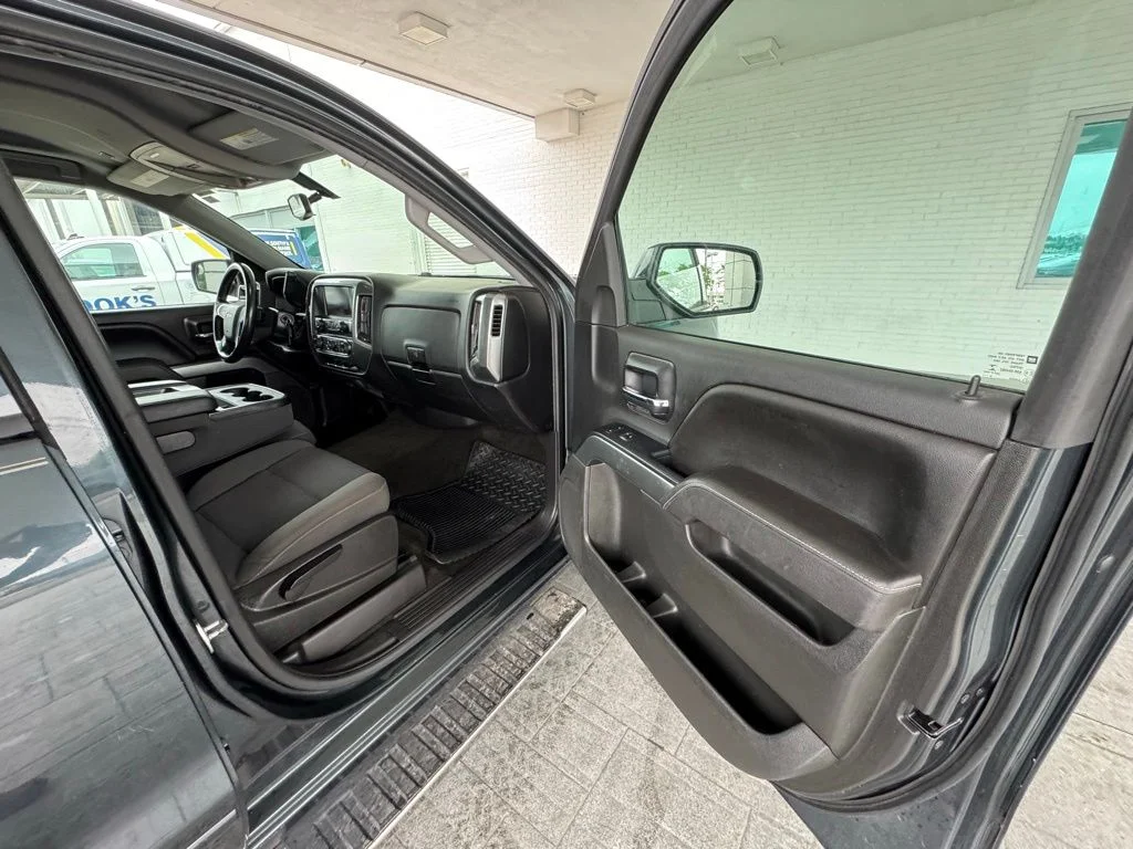 Used 2017 Gray Chevrolet LT image 15