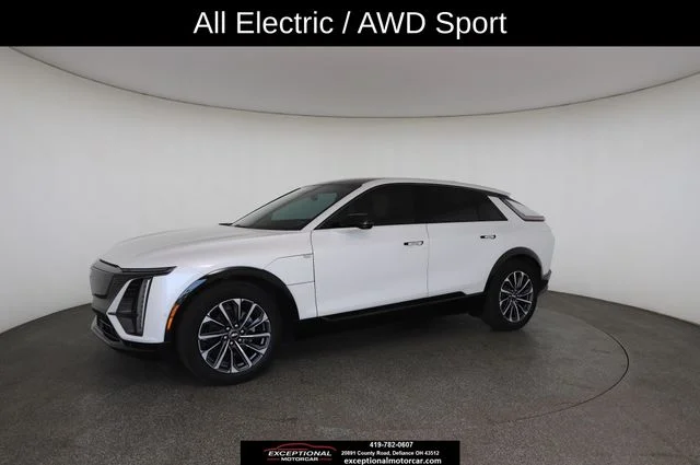 Used 2024 White Cadillac Sport image 4