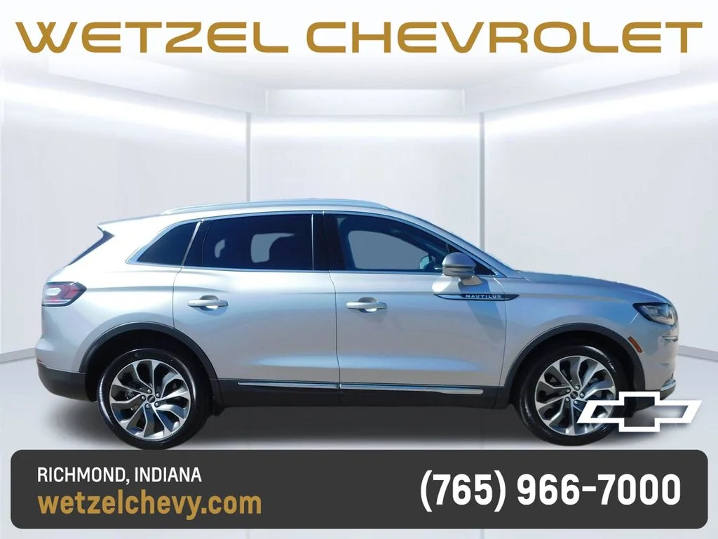 Used 2023 Silver Lincoln Reserve image 2