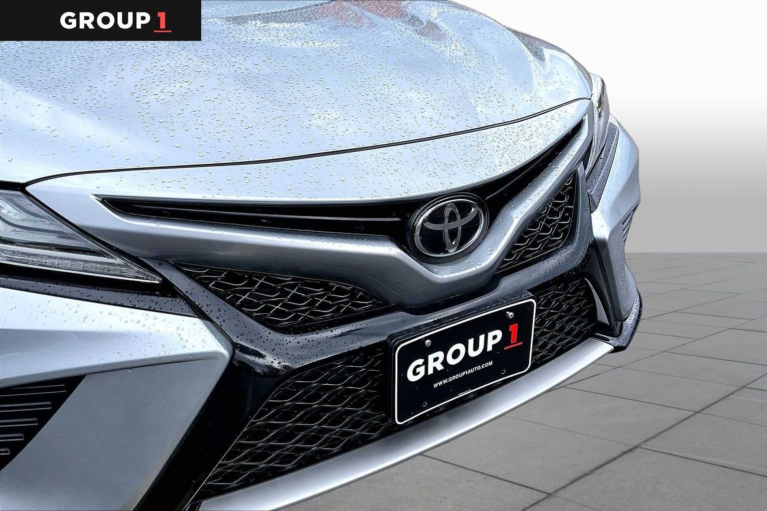 Used 2019 Celestial Silver/Midnight Black Metallic Toyota XSE V6 image 32