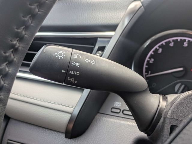 Used 2018 Gray Toyota SE image 26