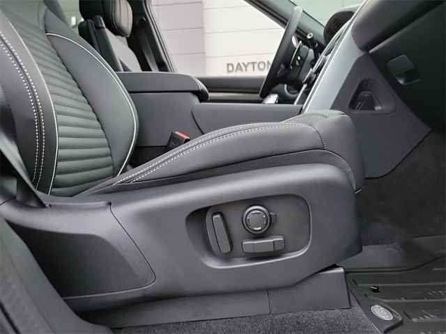 New 2024 Santorini Black Land Rover Metropolitan Edition image 18