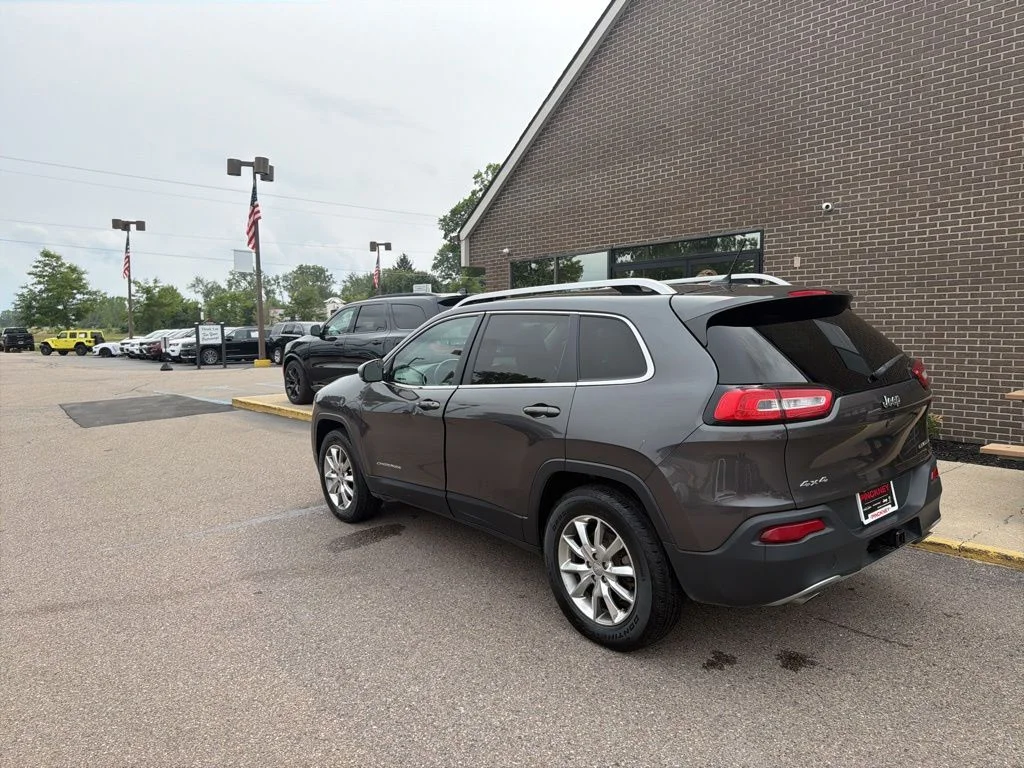 Used 2014 Gray Jeep Limited image 2