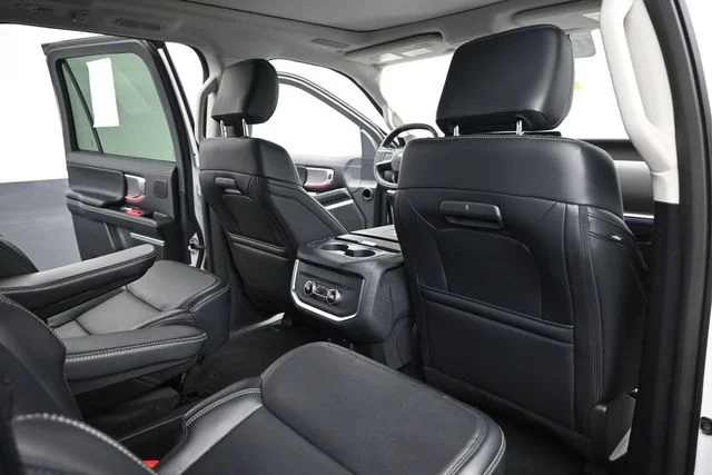 Certified Used 2025 Oxford White Ford Platinum image 26