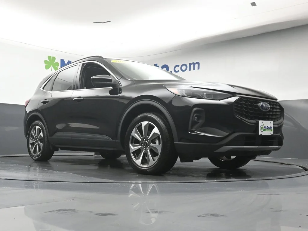 Used 2025 Black Ford Platinum image 29