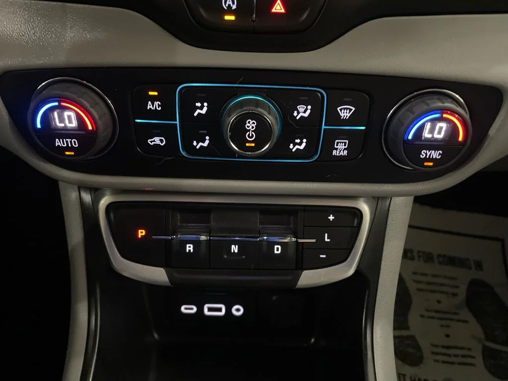 Used 2023 Sterling Metallic GMC SLT image 21