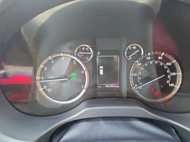 Used 2021  Lexus 460 image 21
