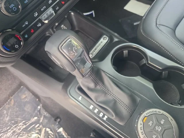 New 2026 Avalanche Gray Ford Outer Banks® image 25